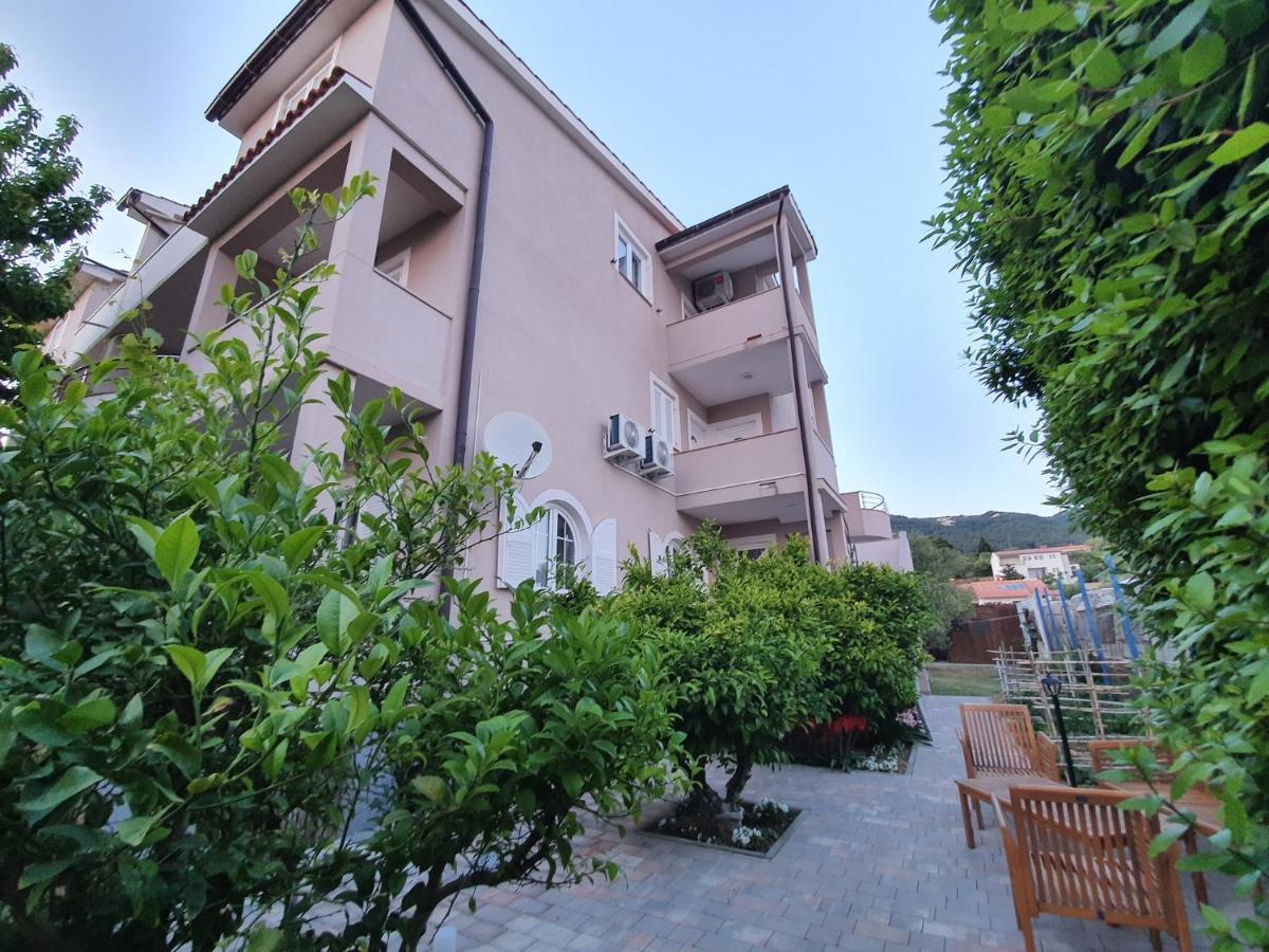Apartments Leon 2 Banjol 외부 사진